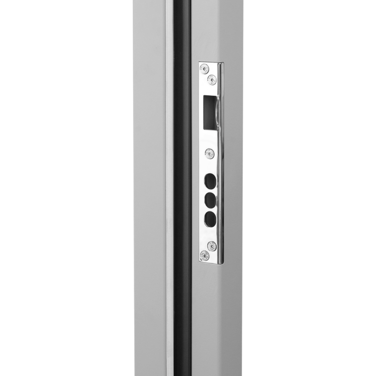 Detail zámku v zárubni exteriérových bezpečnostních dveří RD200